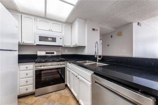 7800 Topanga Canyon 212, Canoga Park, CA 91304