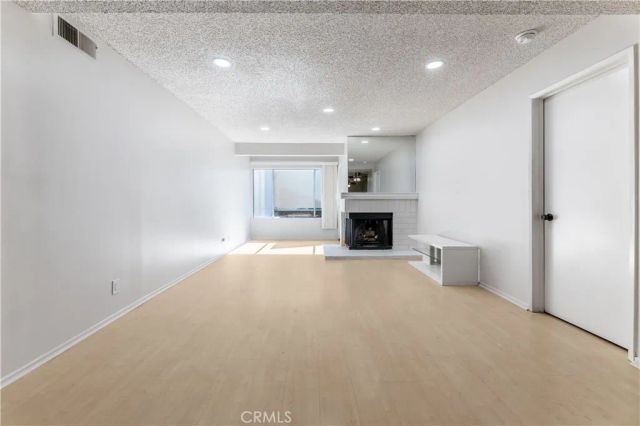 7800 Topanga Canyon 212, Canoga Park, CA 91304