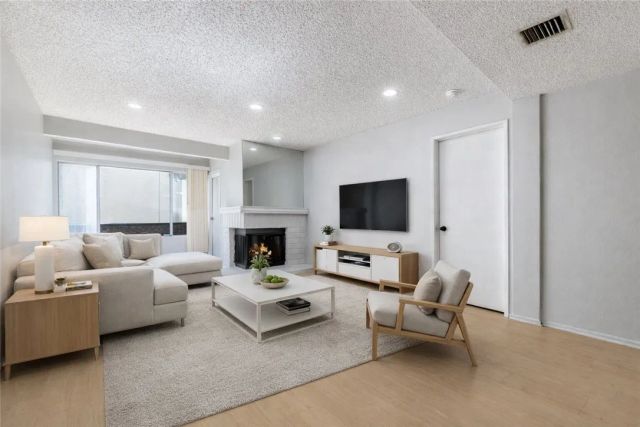 7800 Topanga Canyon 212, Canoga Park, CA 91304