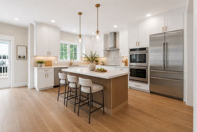 54 Hawthorn Ave, Needham, MA 02492