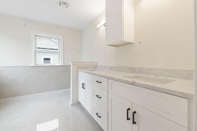 54 Hawthorn Ave, Needham, MA 02492