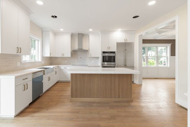 54 Hawthorn Ave, Needham, MA 02492