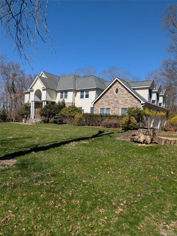 126 Old Field Road, Setauket, NY 11733