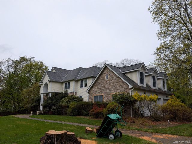 126 Old Field Road, Setauket, NY 11733