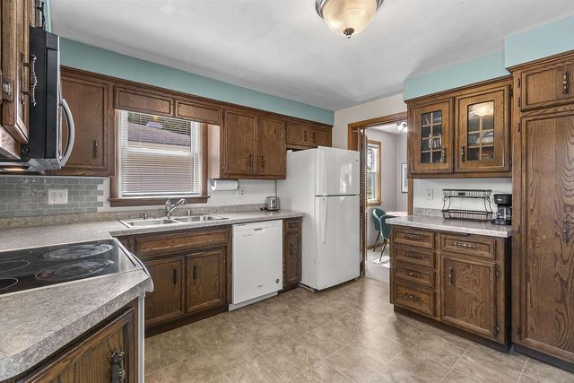 1613 JAY LANE, Green Bay, WI 54304