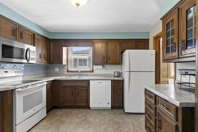 1613 JAY LANE, Green Bay, WI 54304