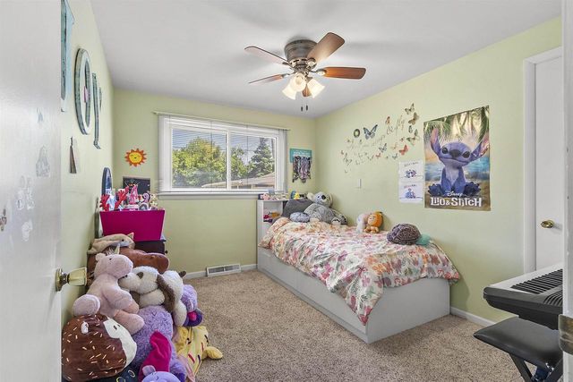 1613 JAY LANE, Green Bay, WI 54304