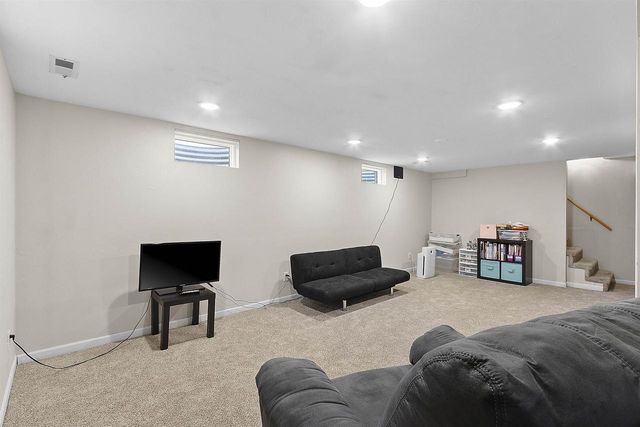 1613 JAY LANE, Green Bay, WI 54304
