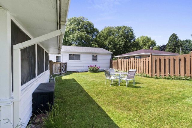 1613 JAY LANE, Green Bay, WI 54304