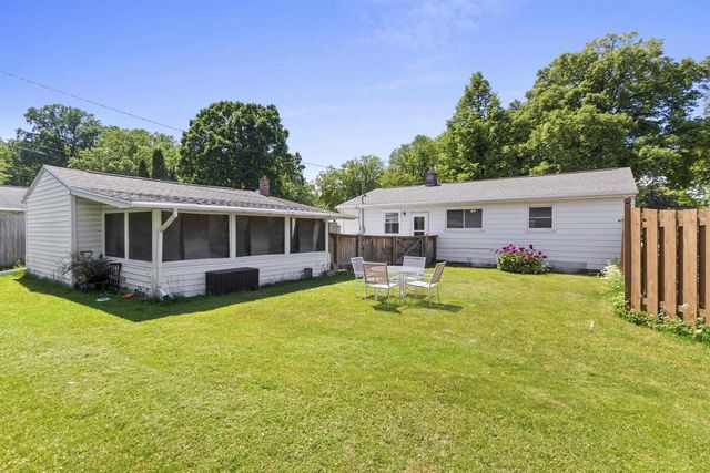 1613 JAY LANE, Green Bay, WI 54304