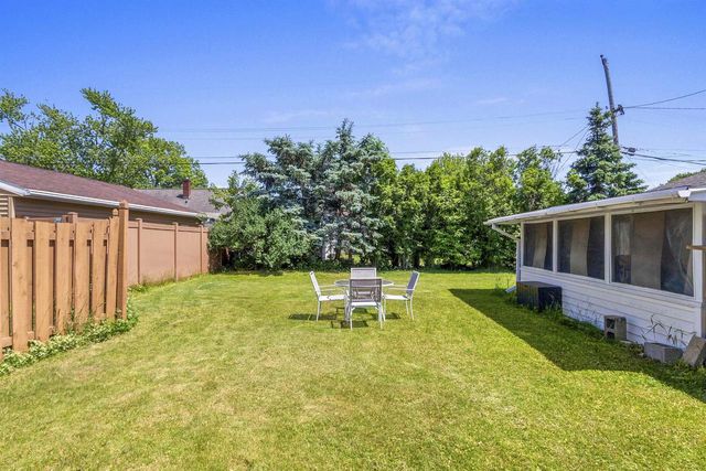 1613 JAY LANE, Green Bay, WI 54304