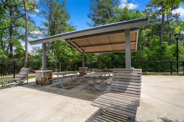 429 Camas Creek Lane, Magnolia, TX 77354