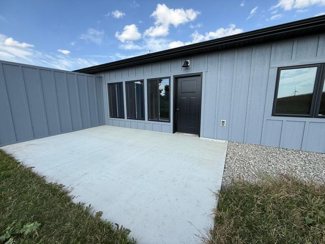 906 Funk Avenue, Lakefield, MN 56150