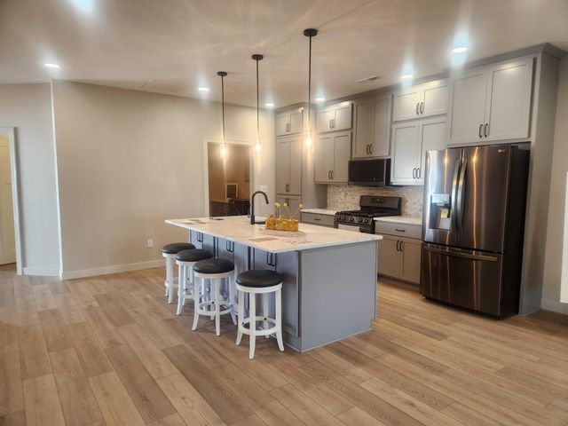 906 Funk Avenue, Lakefield, MN 56150