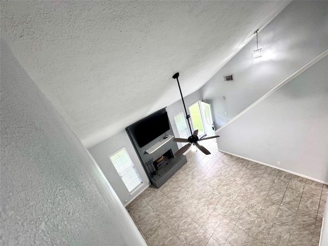2809 La Mesa Street, Bay City, TX 77414