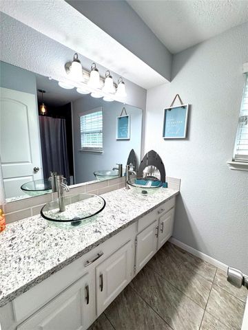 2809 La Mesa Street, Bay City, TX 77414