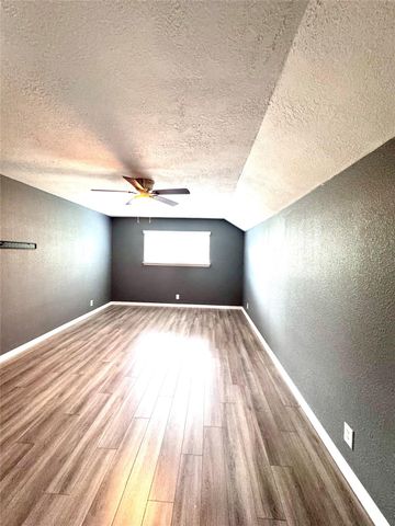2809 La Mesa Street, Bay City, TX 77414