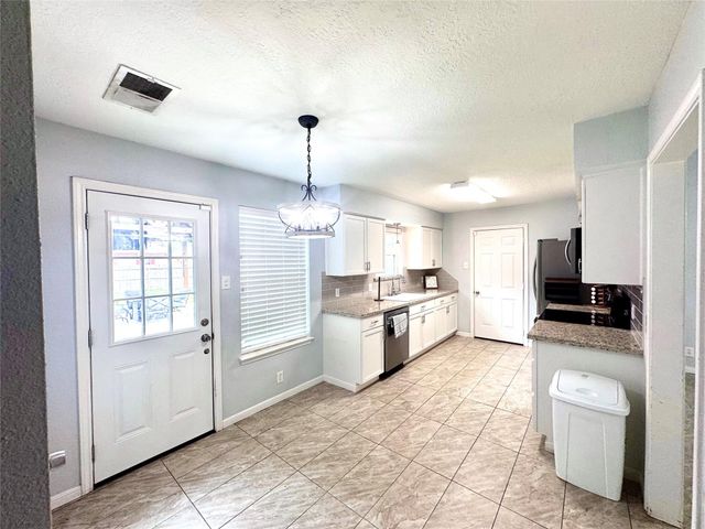 2809 La Mesa Street, Bay City, TX 77414