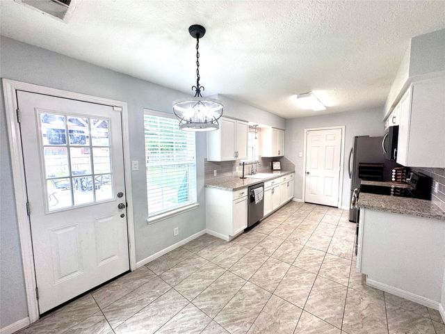 2809 La Mesa Street, Bay City, TX 77414