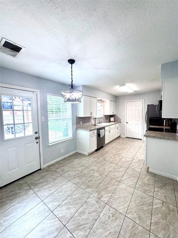 2809 La Mesa Street, Bay City, TX 77414