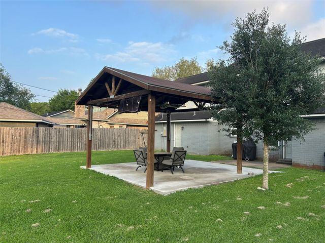 2809 La Mesa Street, Bay City, TX 77414