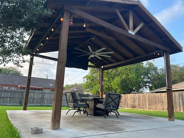 2809 La Mesa Street, Bay City, TX 77414