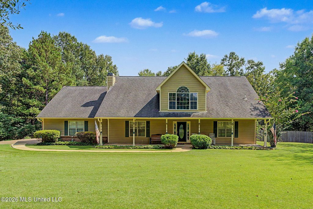 12985 Pine Crest Drive, Olive Branch, MS 38654 — exterior