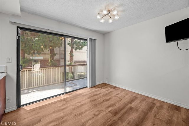 7100 Balboa 803, Van Nuys, CA 91406