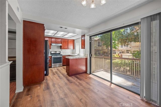 7100 Balboa 803, Van Nuys, CA 91406