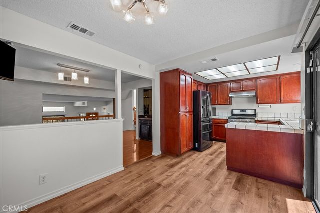 7100 Balboa 803, Van Nuys, CA 91406
