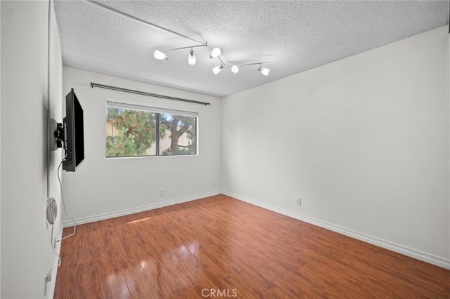 7100 Balboa 803, Van Nuys, CA 91406