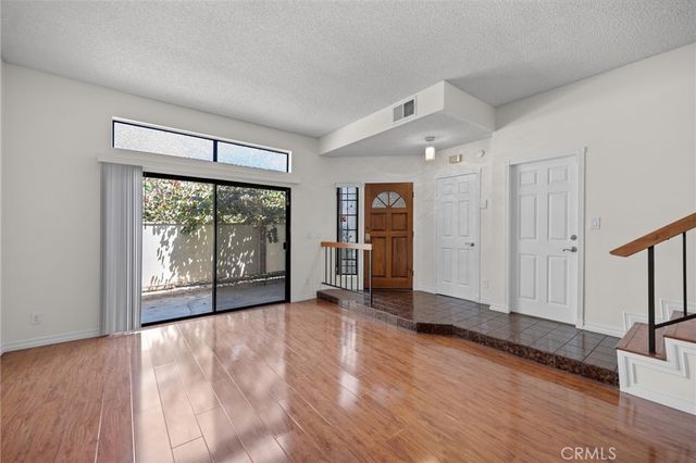 7100 Balboa 803, Van Nuys, CA 91406
