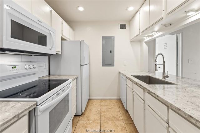 515 Southwest Parkway 301, College Station, TX 77840