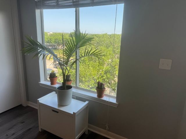 515 Southwest Parkway 301, College Station, TX 77840