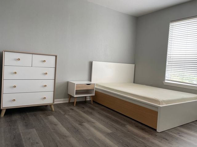 515 Southwest Parkway 301, College Station, TX 77840