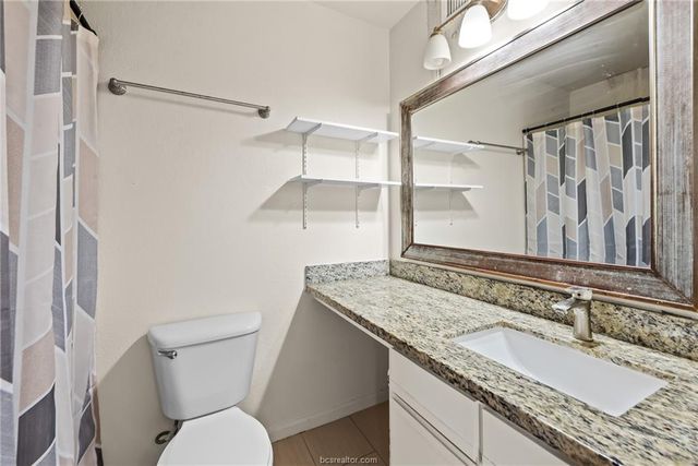 515 Southwest Parkway 301, College Station, TX 77840