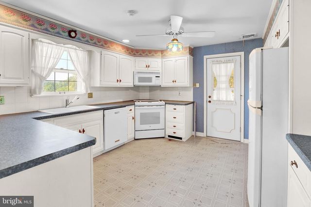 115 SUNSET LN, Boyertown, PA 19512