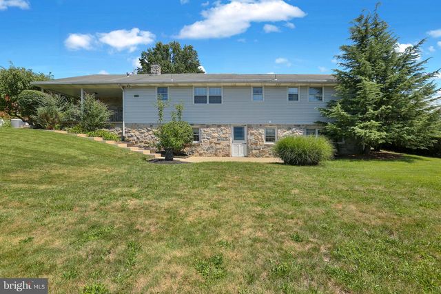 115 SUNSET LN, Boyertown, PA 19512