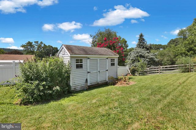 115 SUNSET LN, Boyertown, PA 19512