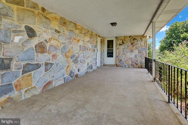 115 SUNSET LN, Boyertown, PA 19512