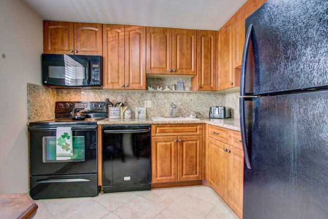 7797 Golf Circle Drive 103, Margate, FL 33063