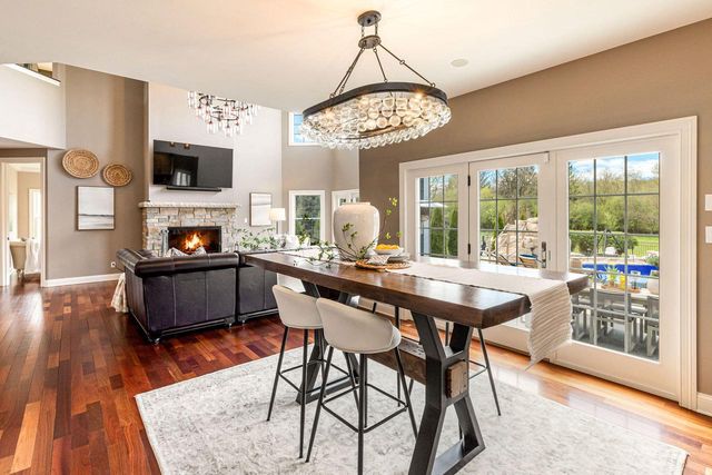 W294N6391 Wallschlager WAY, Hartland, WI 53029
