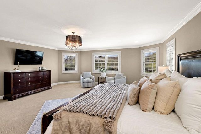 W294N6391 Wallschlager WAY, Hartland, WI 53029