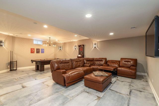 W294N6391 Wallschlager WAY, Hartland, WI 53029