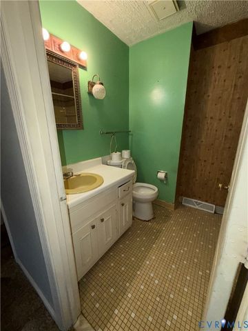 21220 Sparta Dr, Chesterfield, VA 23803