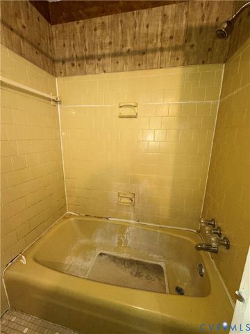 21220 Sparta Dr, Chesterfield, VA 23803