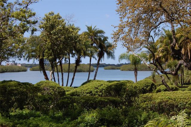 1508 PELICAN COVE ROAD GR233, Sarasota, FL 34231