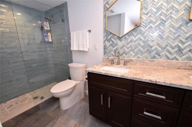 1508 PELICAN COVE ROAD GR233, Sarasota, FL 34231