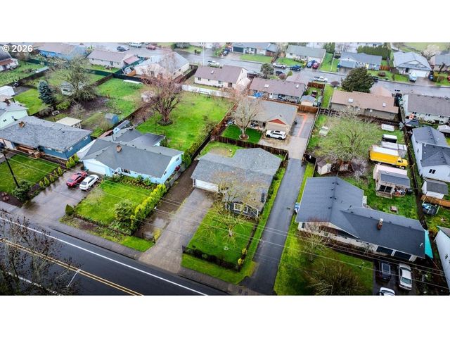 889 45TH Ave Ne, Salem, OR 97301