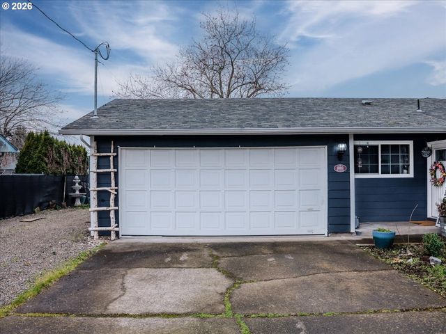 889 45TH Ave Ne, Salem, OR 97301